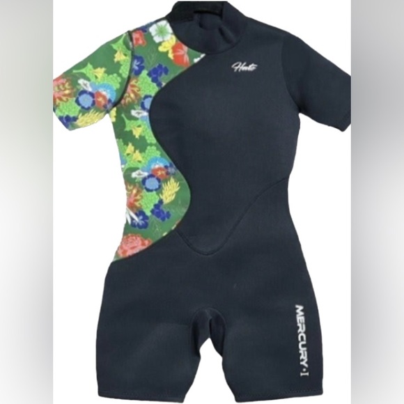 Hevto Other - 🆕 Hevto Shorty Wetsuit, floral, small, 90% neoprene